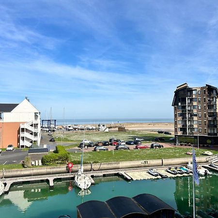 La Marina-Studio, Vue Mer Avec Balneo Deauville Exterior foto